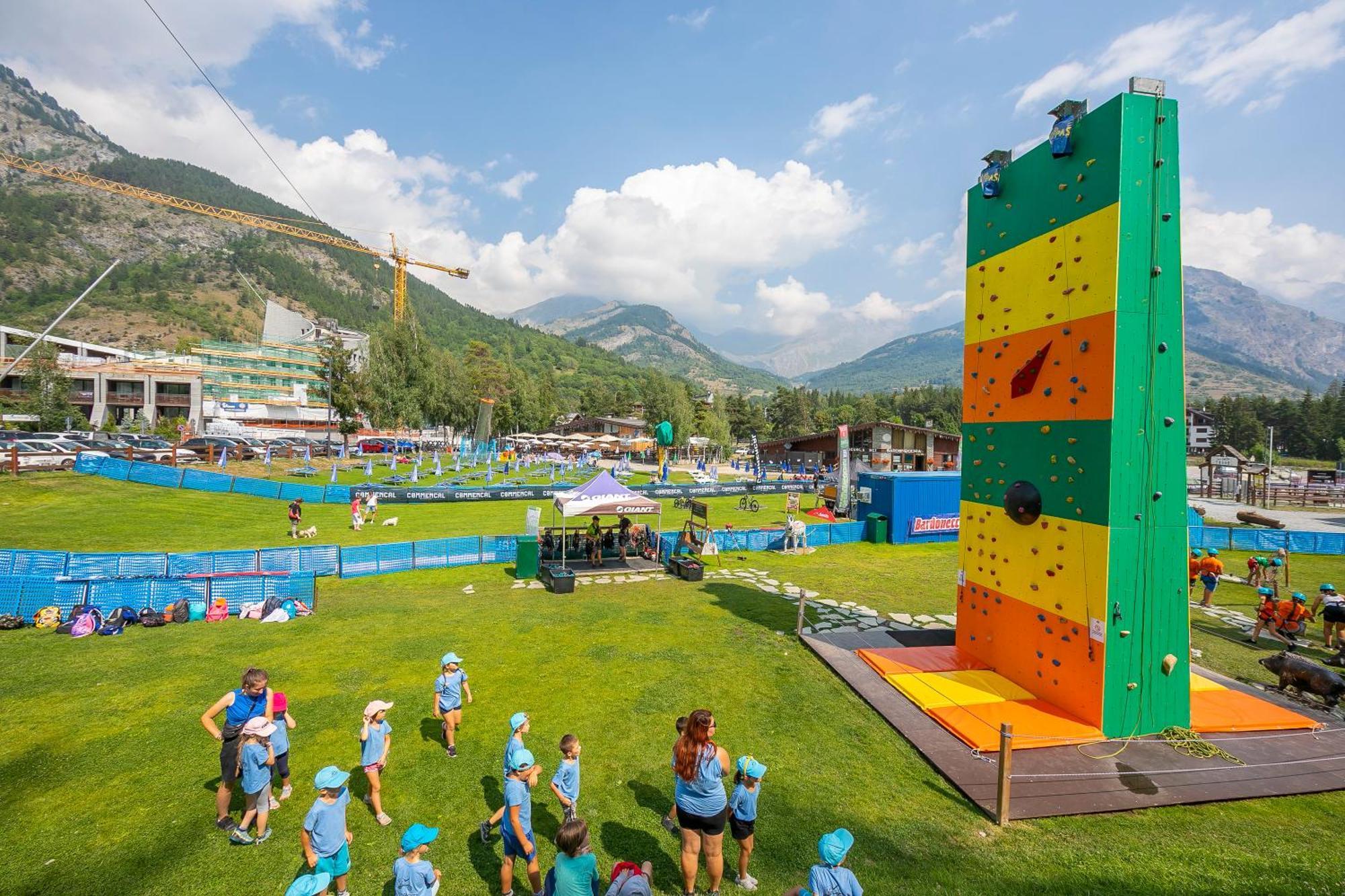 Il Rododendro City Center - Happy Rentals Bardonecchia Buitenkant foto