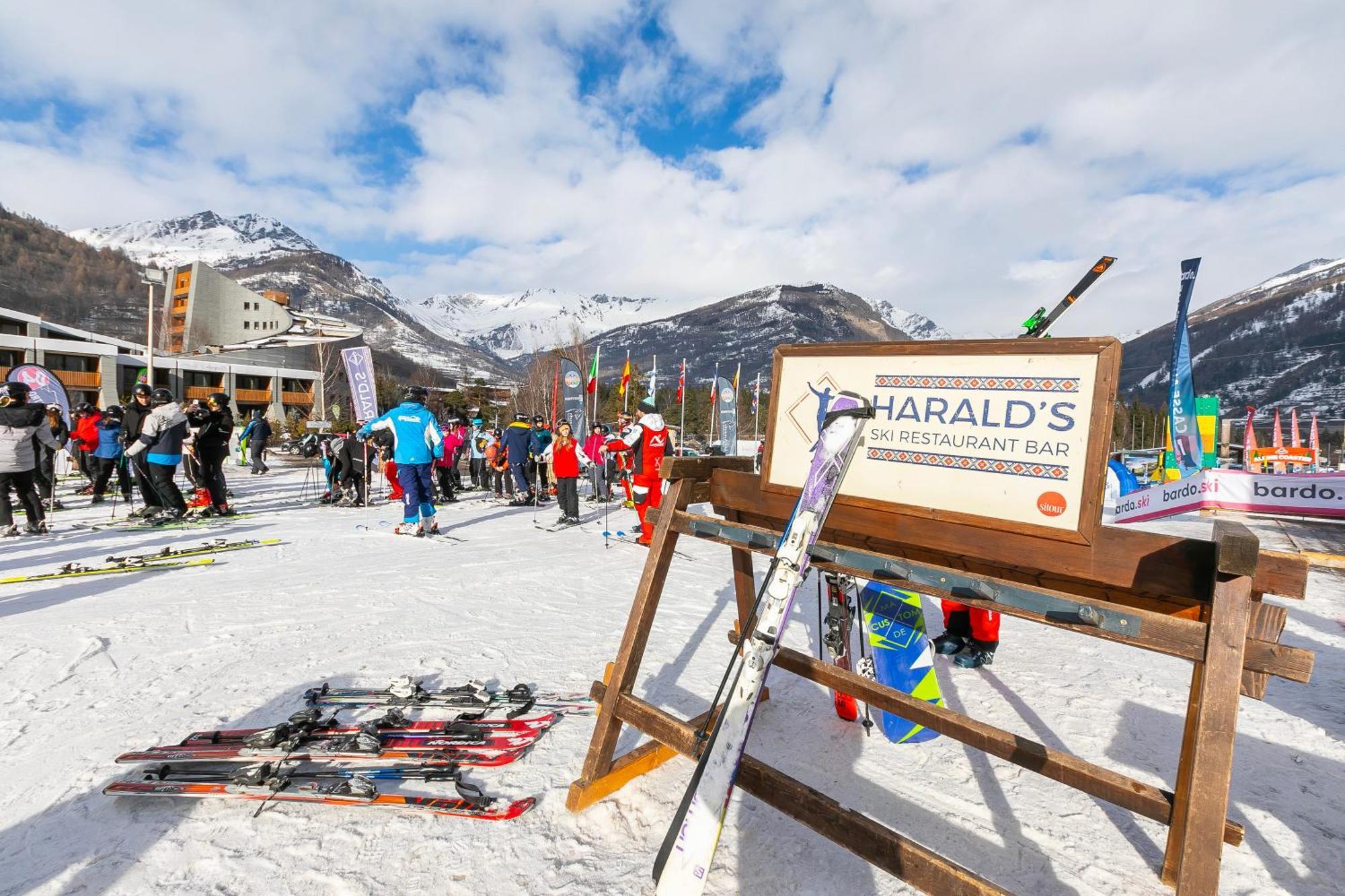 Il Rododendro City Center - Happy Rentals Bardonecchia Buitenkant foto