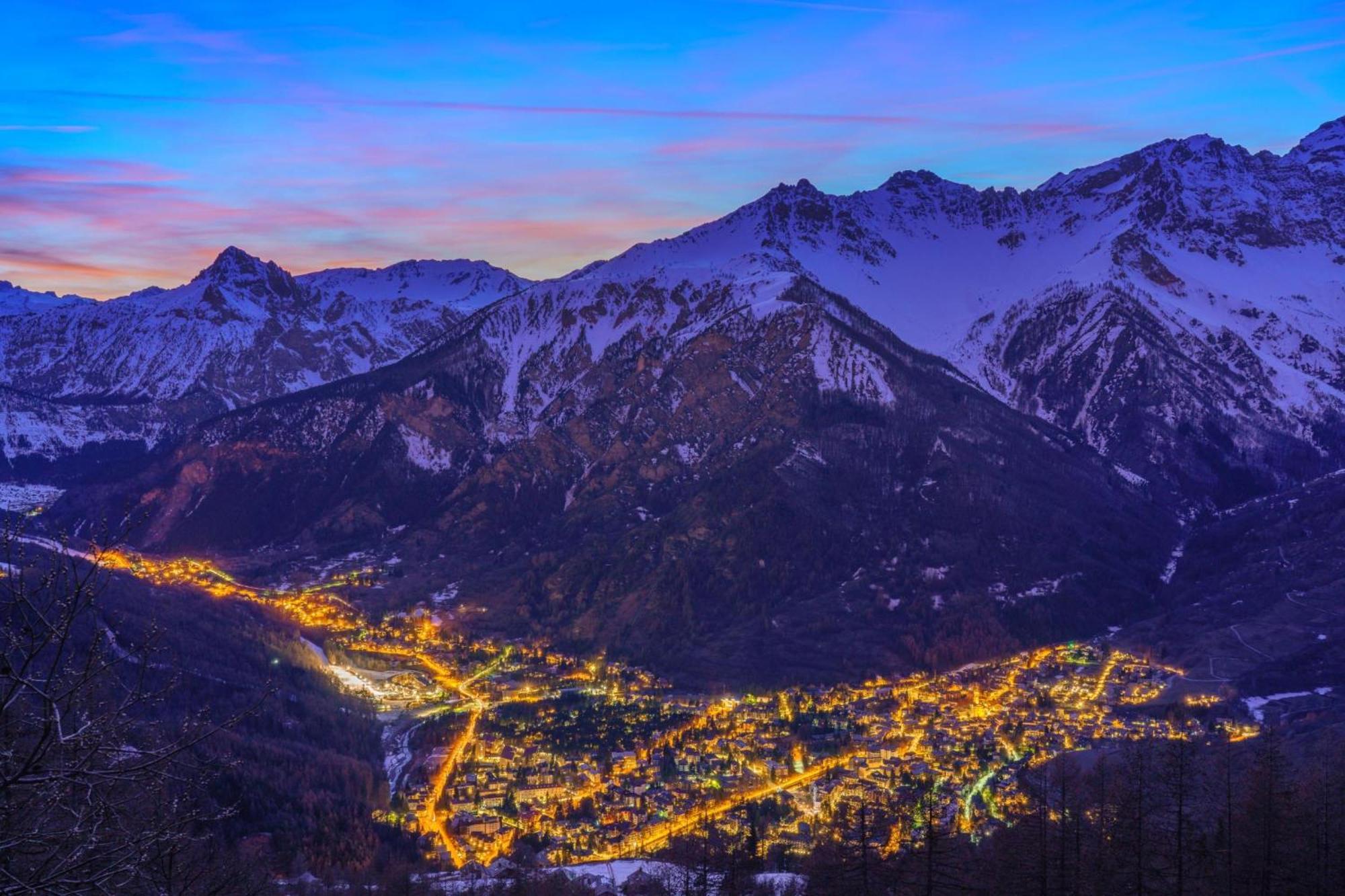 Il Rododendro City Center - Happy Rentals Bardonecchia Buitenkant foto